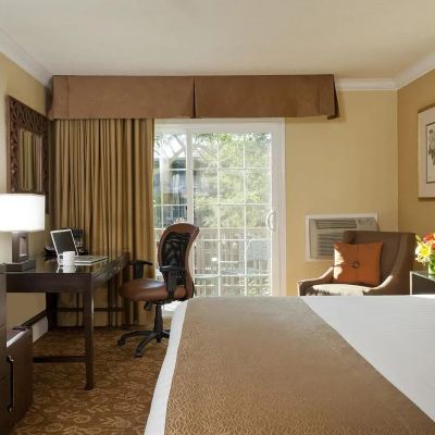 Superior King Room Tower The Creekside Inn Promo Code