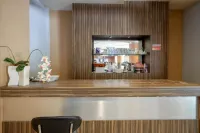 RedDoorz Plus Near Hotel Benua Kendari