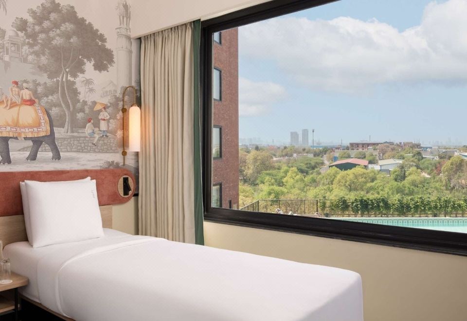 2张双床 标准房 池景