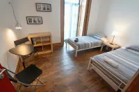 This Is Lisbon Hostel Hotele w: 