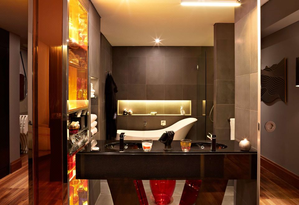 QT豪华特大床房