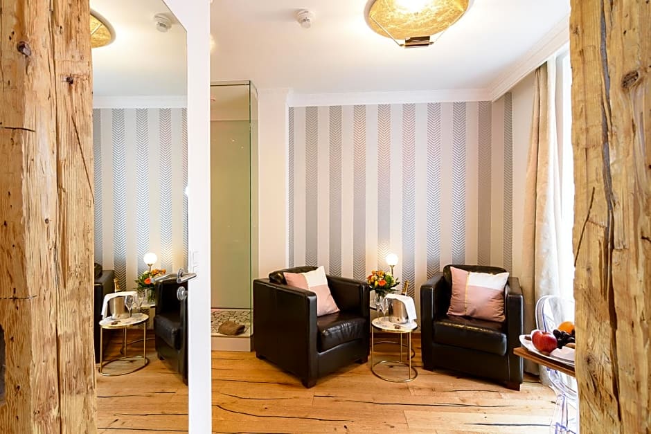 带露台的小型套房