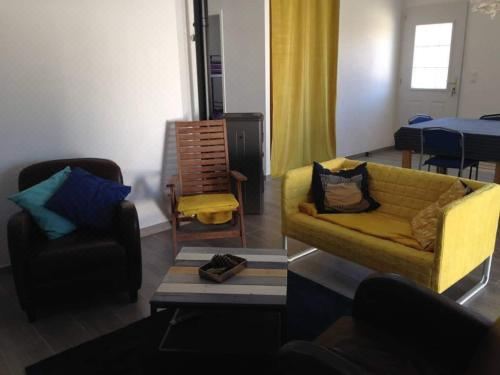 Escapade a Chaucre - St Georges - Maison Plain Pied - 3 Chambres - 7 CouchagesThree-Bedroom House