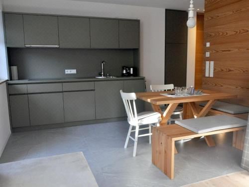 带花园的底楼公寓