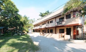 Megan's Paradisio Beachfront Villa