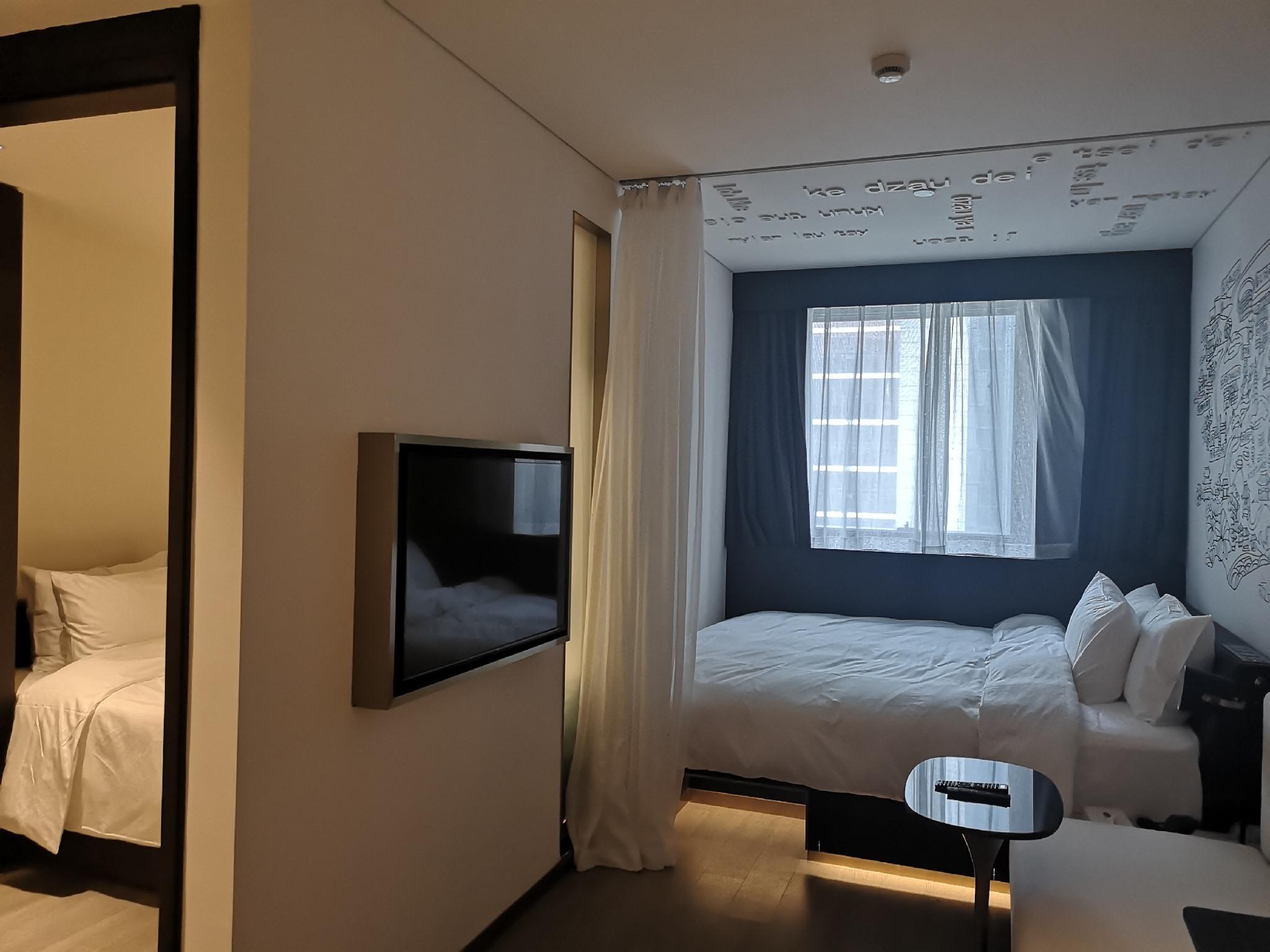 高级家庭房（海尔洗衣机＋德莱维冰箱+手机投屏）