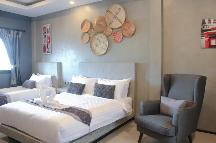 สตูดิโอมาตรฐานสำหรับสามท่าน