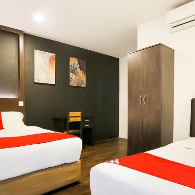 Standard Triple Room OYO 90460 Hotel Kl2f Rest & Go Promo Code