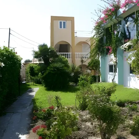 Bayside Hotel Katsaras