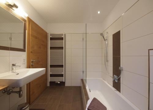 两卧室公寓 - 带露台