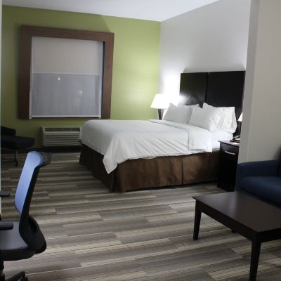 1 King Suite Comm Mobil Access Tran Shwr Holiday Inn Express and Suites Heber Springs, an IHG Hotel Promo Code