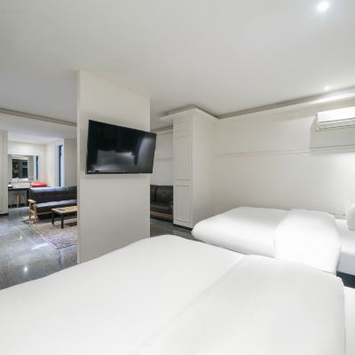 VIP Twin Room With Bathtub Shower Booth Incheon Boutique XYM 쿠폰