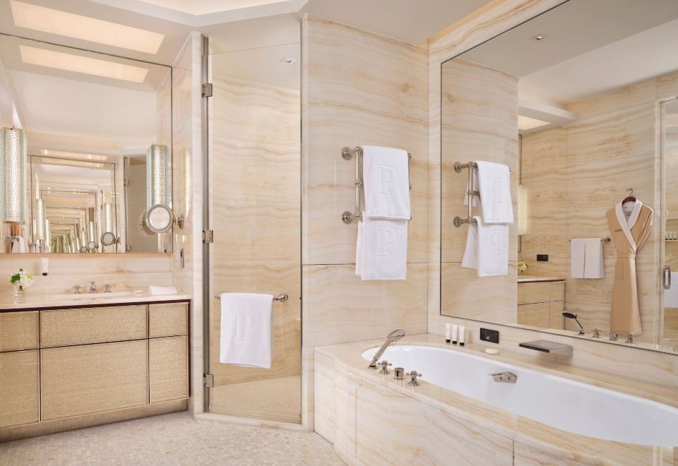 豪华特大床套房