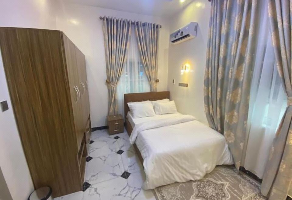 经济型公寓， 阳台， 城市景观