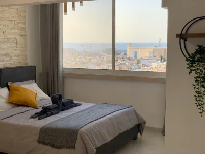 Maya New Guest House -Panoramic Sea&CityCentre View, Haifa Hotel di 