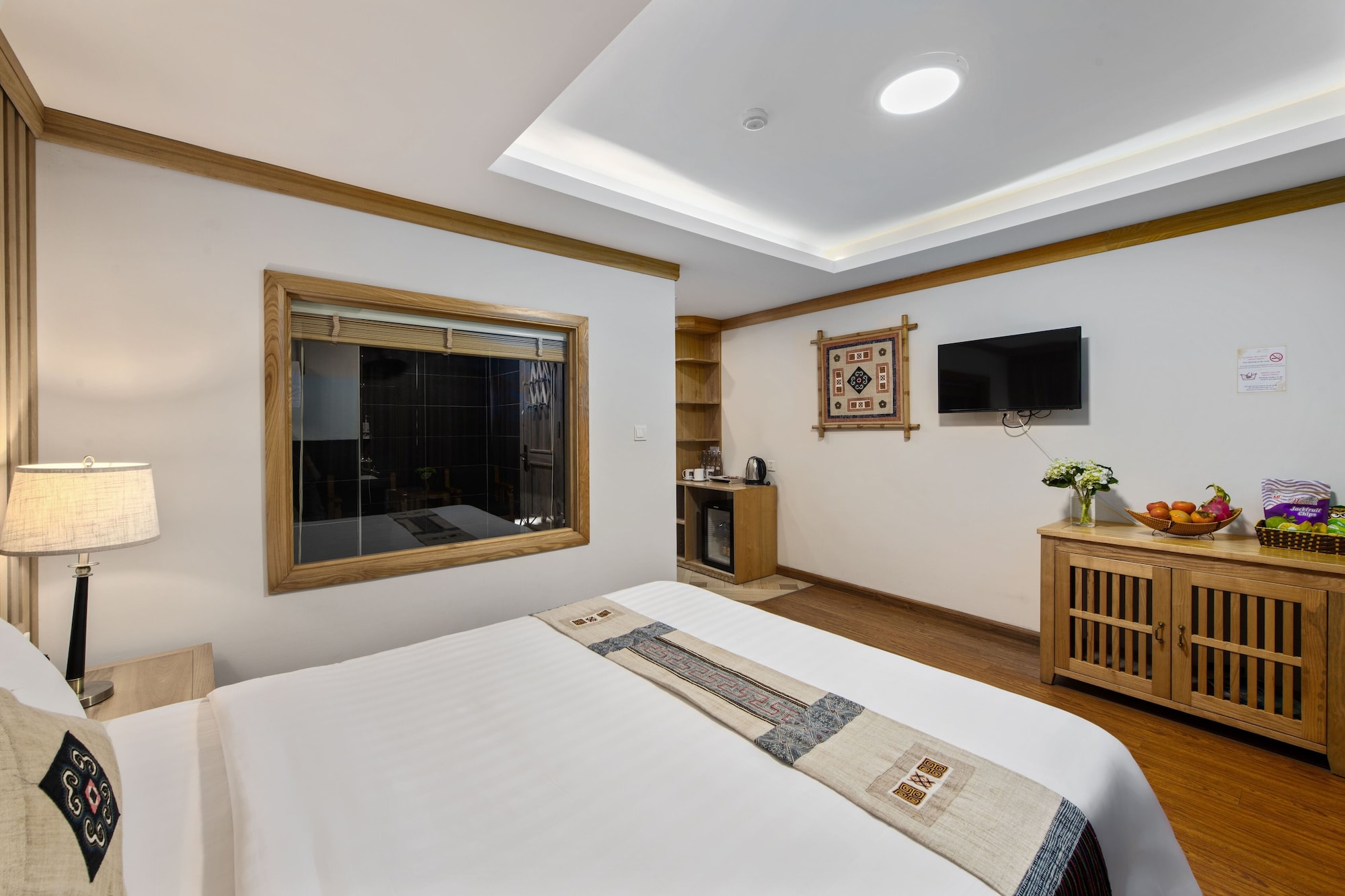 家庭房（带一张双人床和两张单人床）