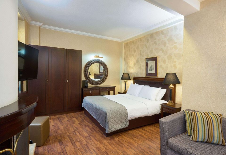 带壁炉的小型套房