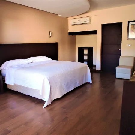 Hotel Oasis