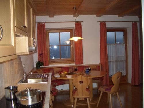 带梳化床的两卧室公寓