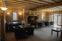 Little Foxes Hotel & Gatwick Airport Parking