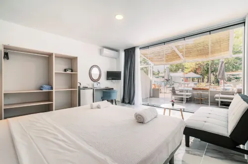 Bamboo Suites Hotel