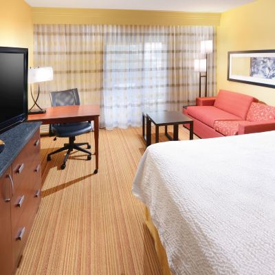 特大床房帶梳化床-聽力無障礙 傳奇公園達拉斯普萊諾萬怡酒店優惠