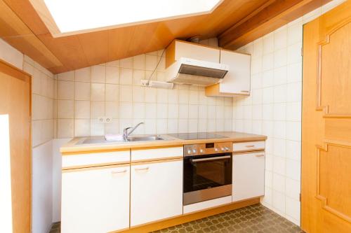 带阳台的两卧室公寓