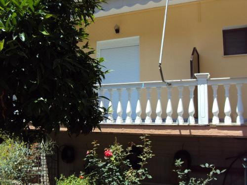 带阳台的三人房