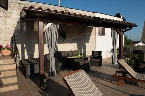 两卧室联排别墅