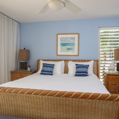 Deluxe One-Bedroom Suite with Partial Ocean View
