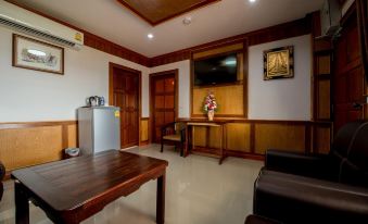 Thatphanom View Hotel