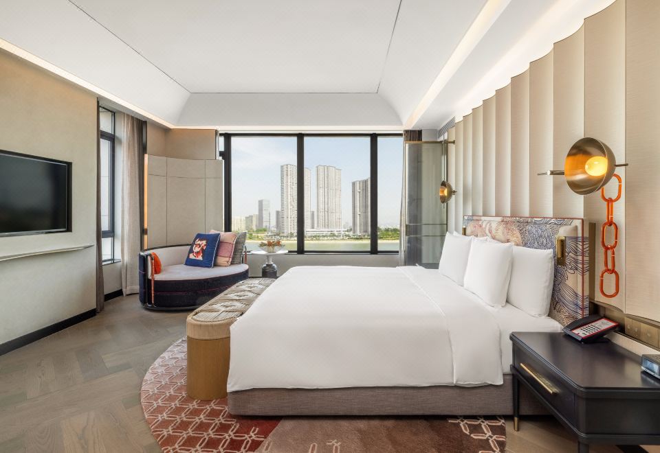 豪华精品湖景大床房【自然与设计的诗意对话】