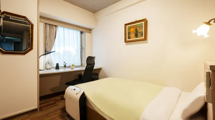 草のホテル 部屋