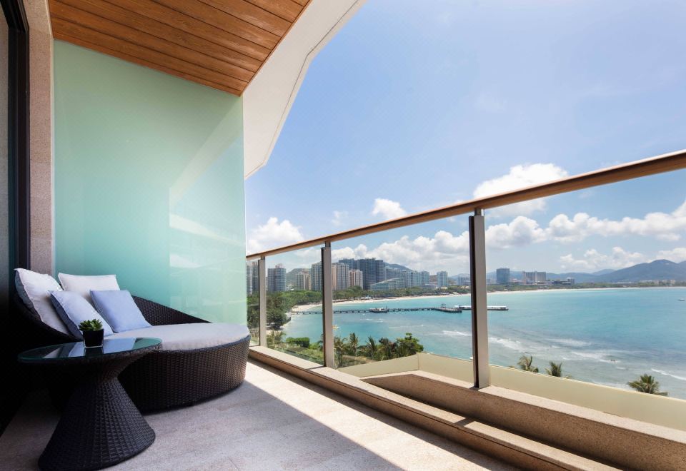 东翼揽海轩尊尚行政海景双床房