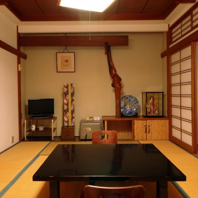 和室(禁煙) 和食とイタリアンの融合が楽しめる料理宿　湯田上温泉　旅館初音 クーポン