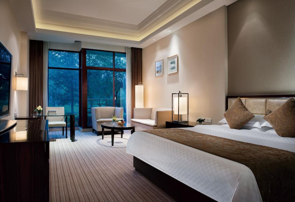 贵宾楼·水榭大床间