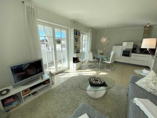 带阳台的两卧室公寓