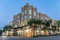 Tryp by Wyndham Savannah Downtown/Historic District Hotel a 