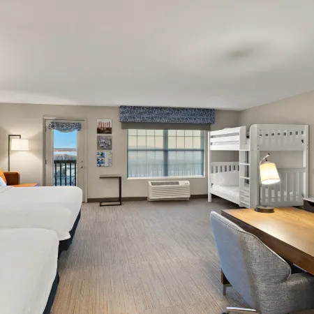 Hampton Inn & Suites Petoskey Отели в г. Петоски
