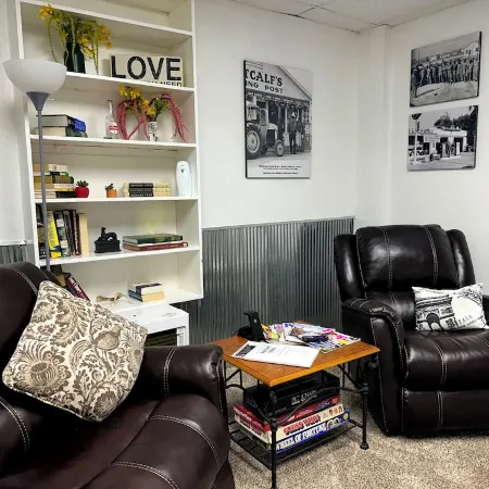 2 Br Large & Cozy Apartment, Front Door & Parking Both under Drive-Thru Carport
