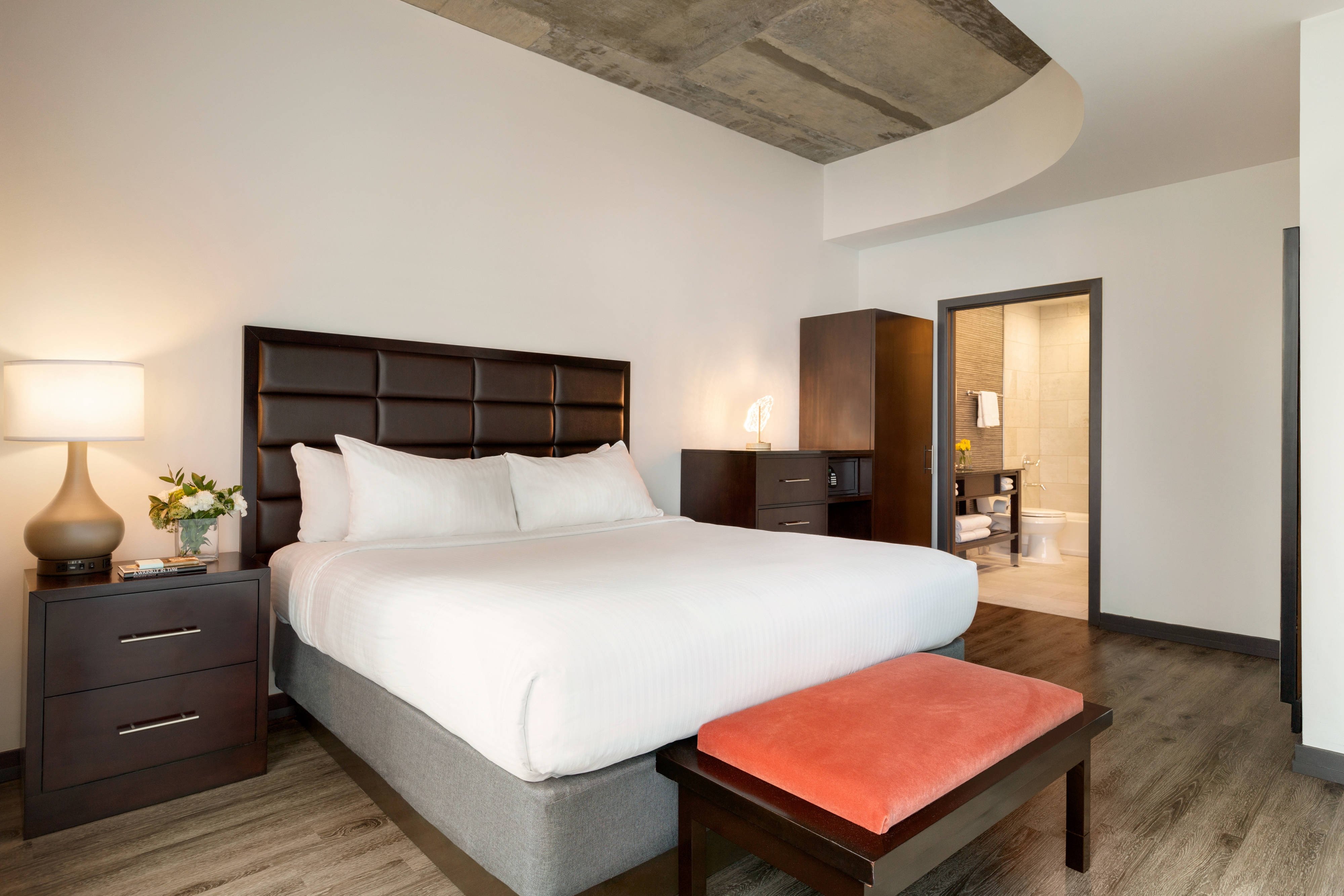 一卧室特大床套房