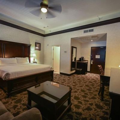 Deluxe King Room Stone Mill Inn Promo Code