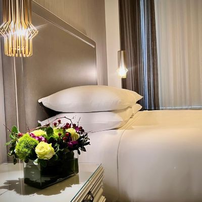 Junior Queen Suite The Wallace Promo Code