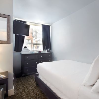 Standard Room with Double Bed and Shared Bathroom Ballard Inn Promo Code