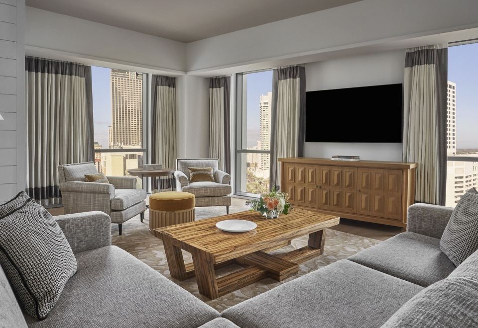 Four Seasons New OrleansTwo-Bedroom Suite with City View