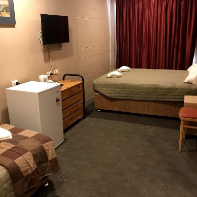 Small Family Room Cottonwood Lodge Promo Code