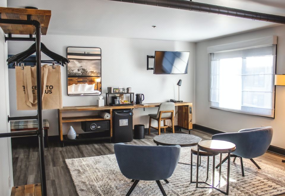 豪華房（1張特大床）（Betty）