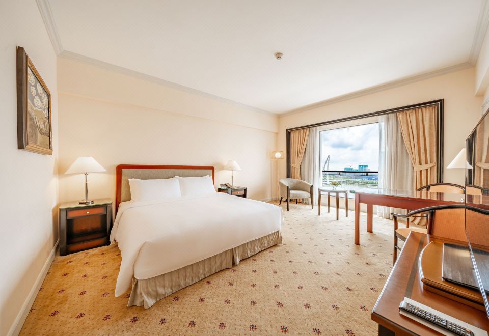 河景豪華特大床房