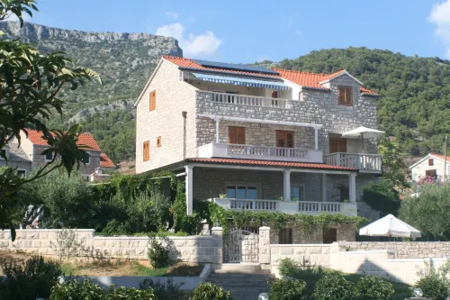 Apartments and Rooms Lea
