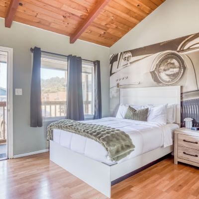 Basic Room, 1 Queen Bed, Patio, Partial Ocean View Moolack Shores Inn Promo Code